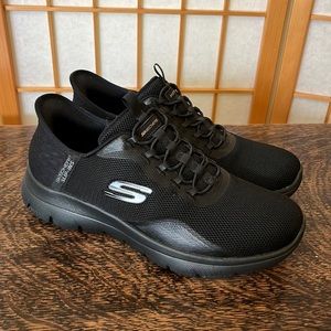 NEW Skechers Slip-Ins Smooth Stride Summits Sneaker 8M